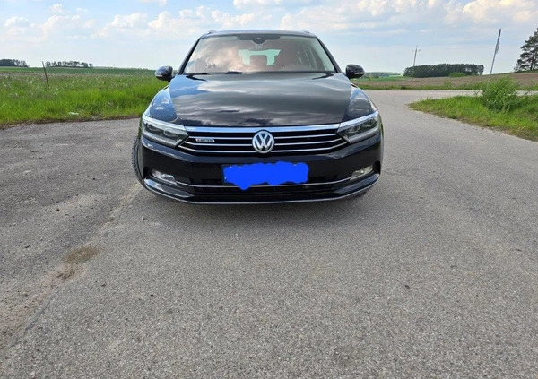 Volkswagen Passat cena 58999 przebieg: 229000, rok produkcji 2015 z Łomża małe 277